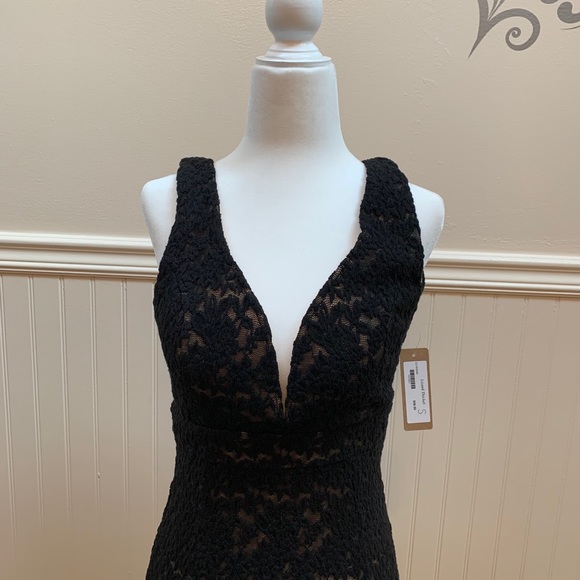 LBD 🖤 NWT 🔥 THIS DRESS IS 🥵 - Picture 4 of 9